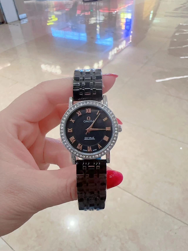 ブランド時計側面デザイン